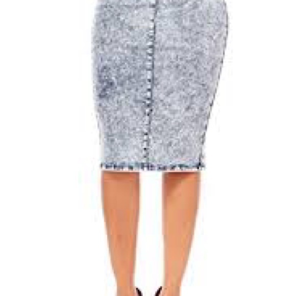 Embroidered Blouse and Acid-Wash Denim Skirt Set - Picture 3 of 7